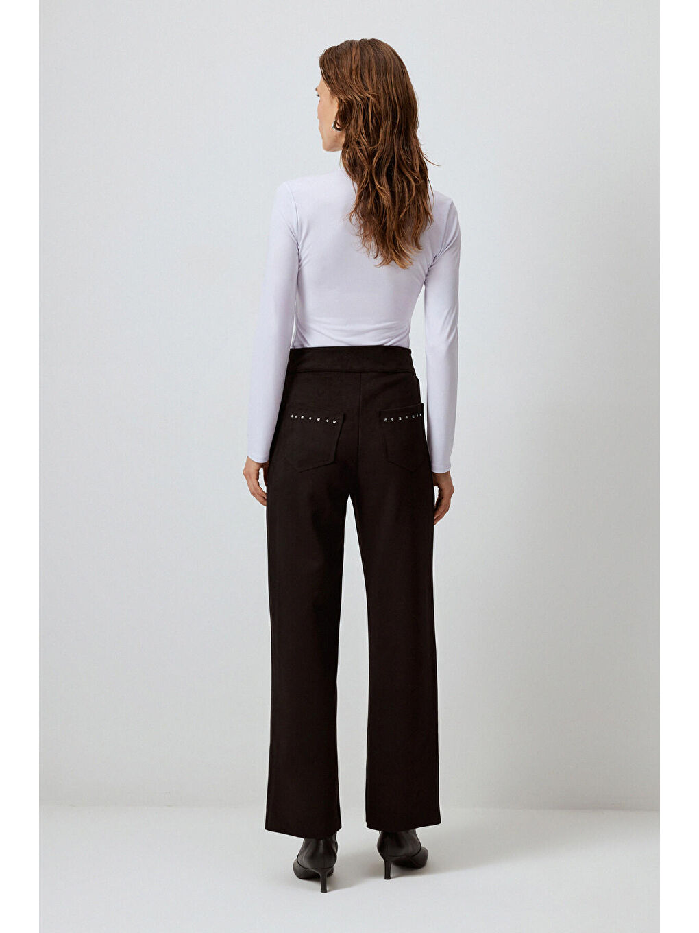 Siyah Taş İşlemeli Süet Pantolon-3