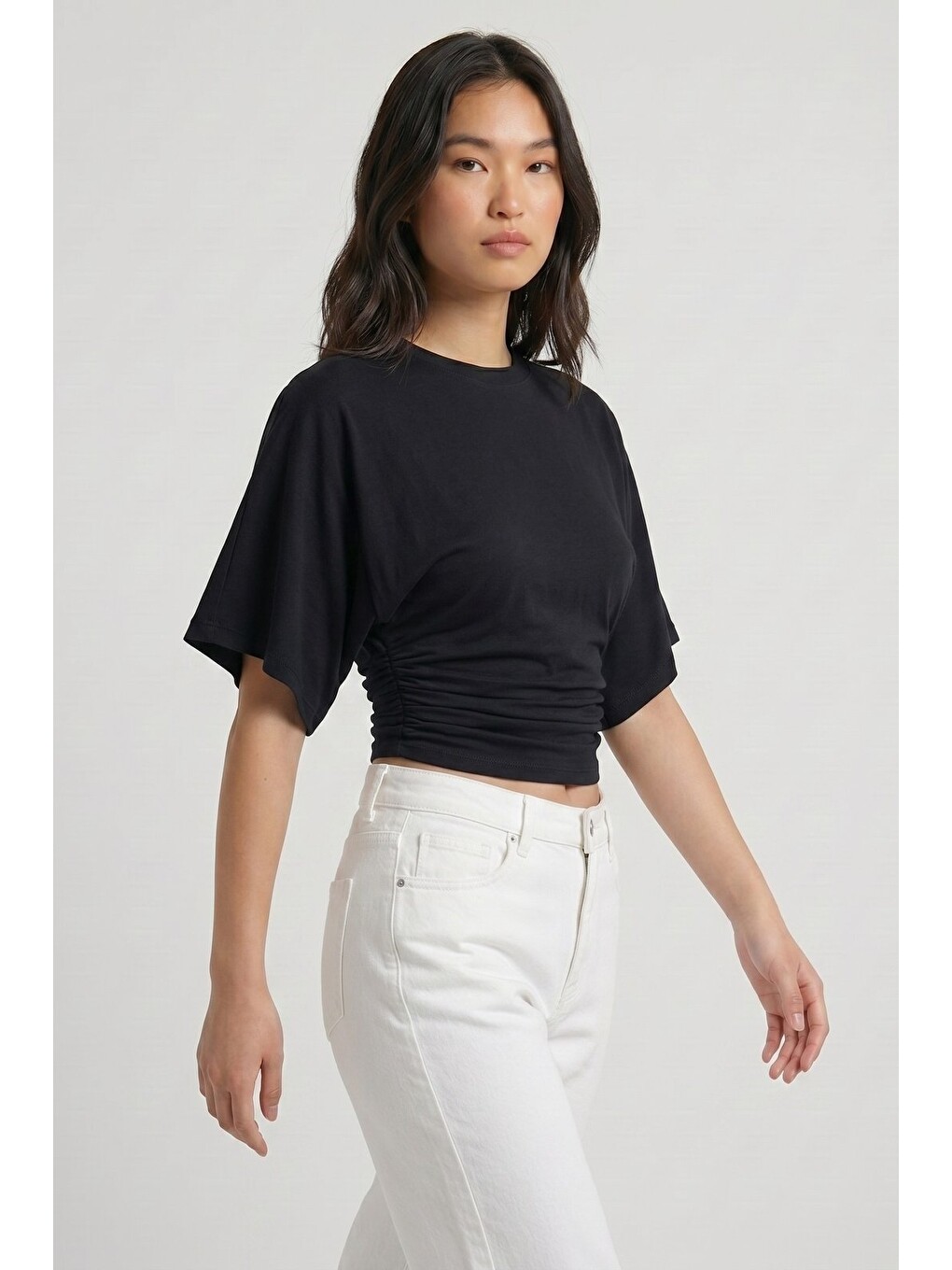 Siyah Bisiklet Yaka Beli Büzgülü Yarasa Kollu Crop Bluz-1