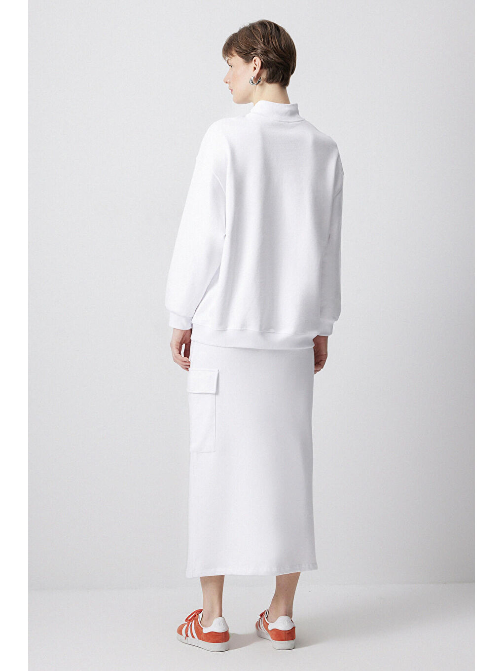 Beyaz Sweatshırt Etek Örme Takım-4
