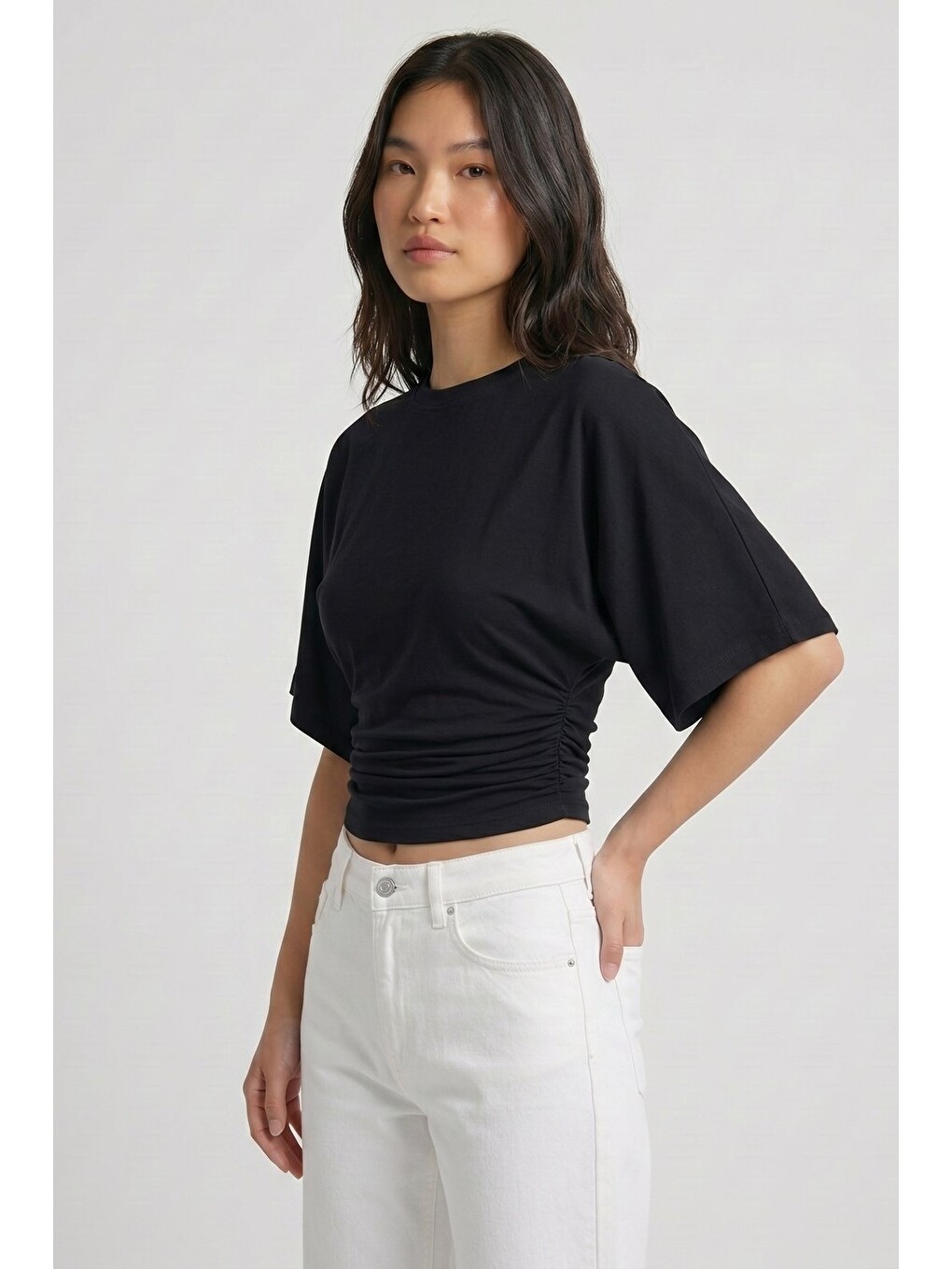 Siyah Bisiklet Yaka Beli Büzgülü Yarasa Kollu Crop Bluz-3