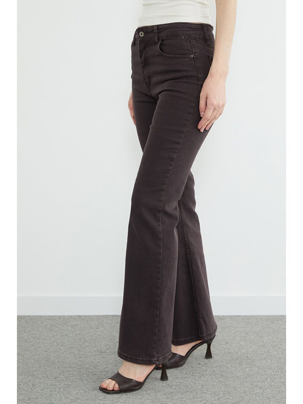 Kahverengi Yüksek Bel Flare Jean-1
