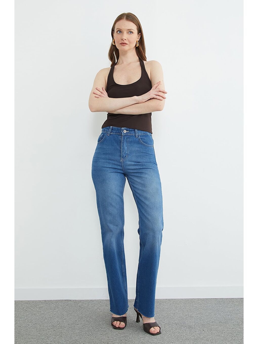 Mavi Yüksek Bel Kesik Paça Jean