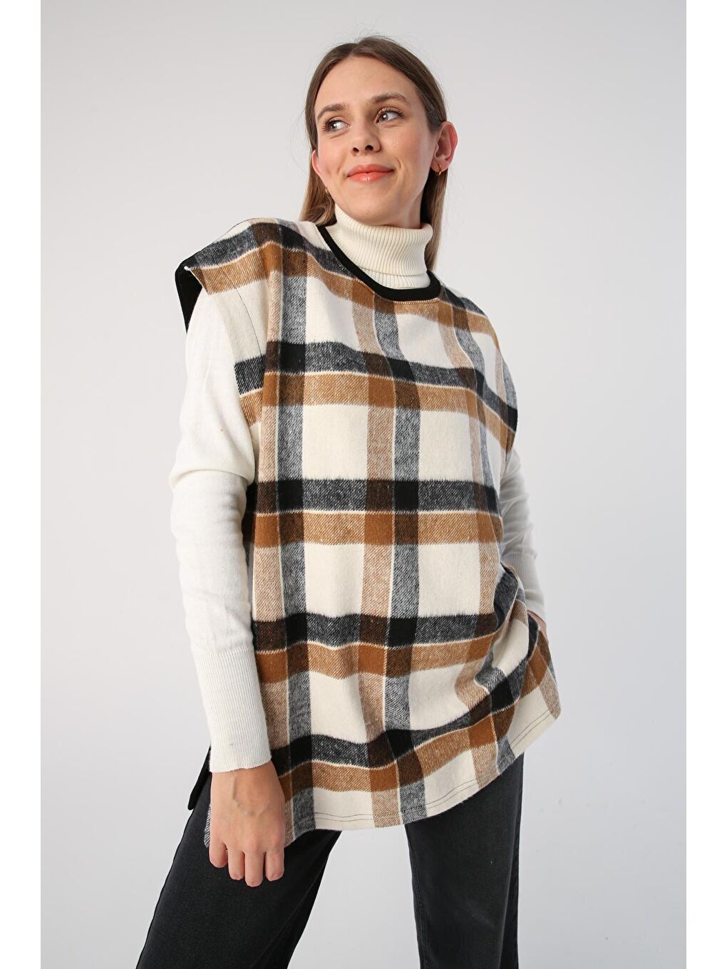 Sarı Ekru-Hardal Oversize Ekose Desenli Yırtmaçlı Süveter