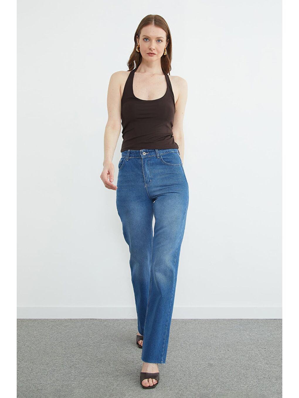 Mavi Yüksek Bel Kesik Paça Jean-1