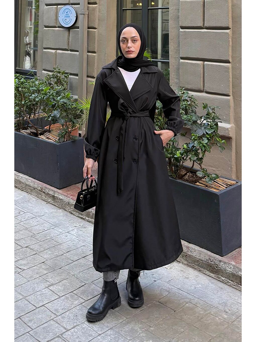 Kol Elastik Detaylı Trençkot Siyah