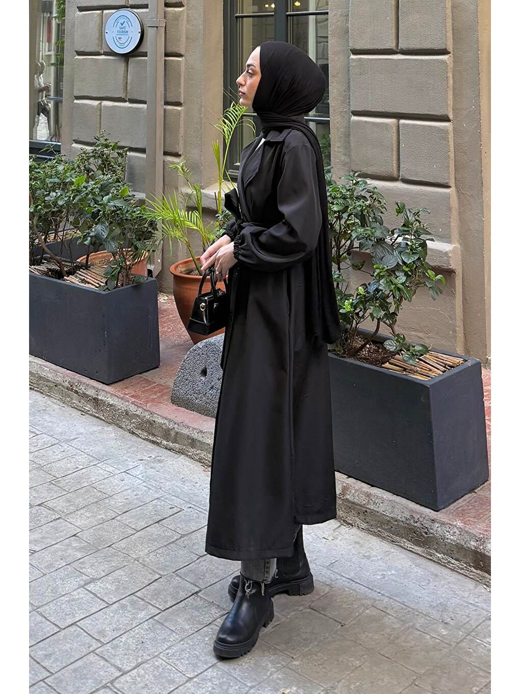 Kol Elastik Detaylı Trençkot Siyah-1