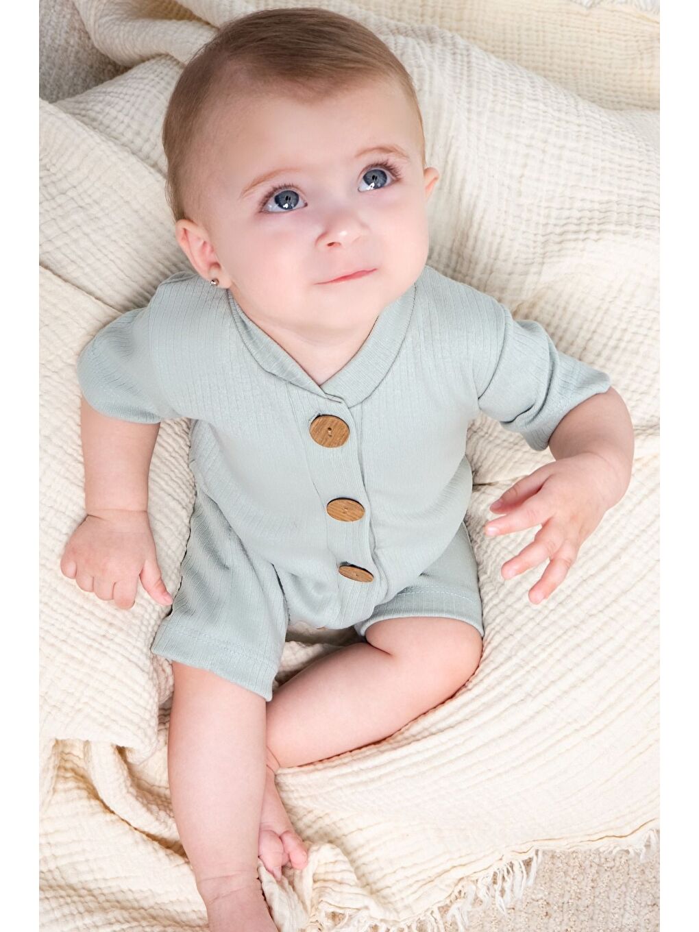 Yeşil Organik Kısa Kollu Tahta Düğmeli Tulum Bebek Takım-1