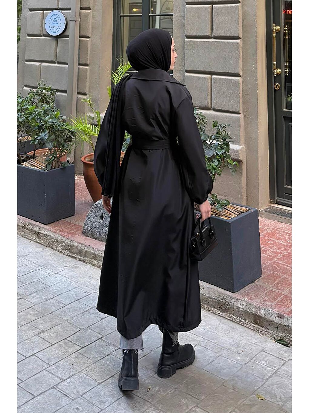 Kol Elastik Detaylı Trençkot Siyah-3