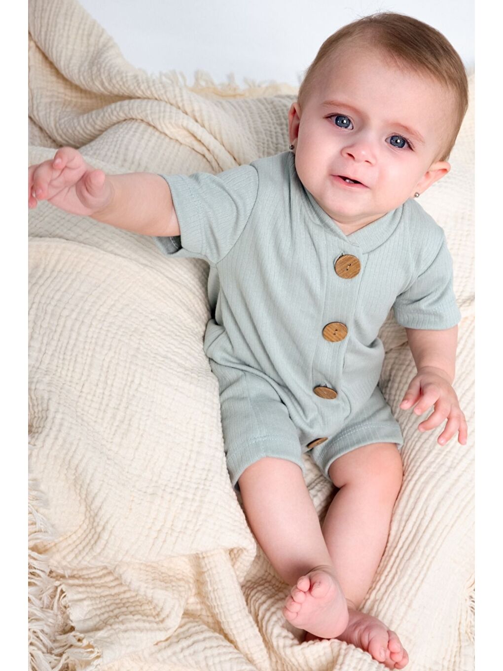 Yeşil Organik Kısa Kollu Tahta Düğmeli Tulum Bebek Takım-5