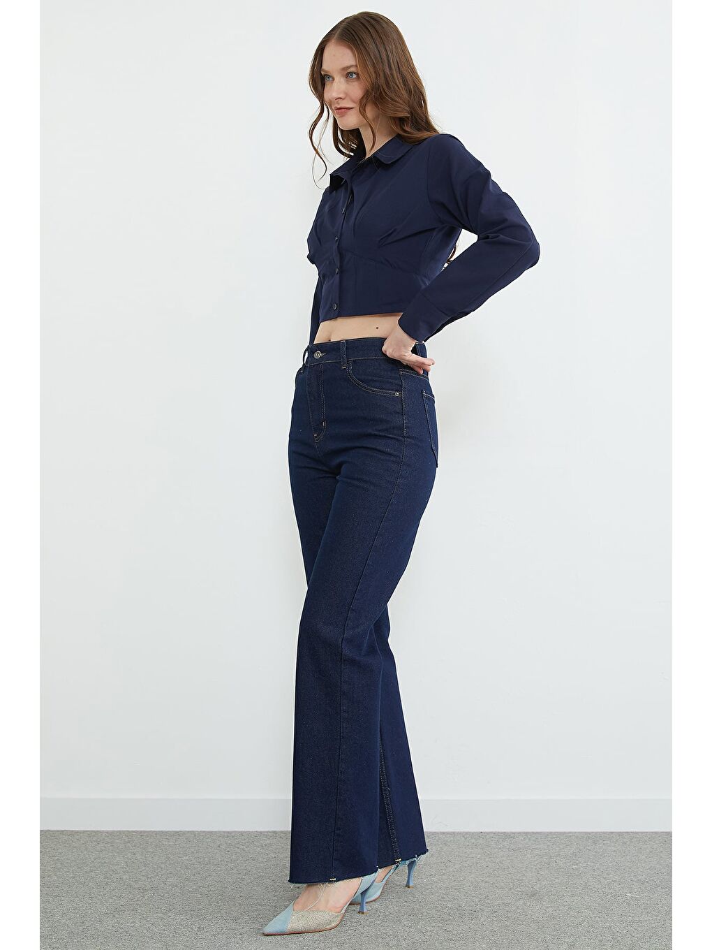 Lacivert Yüksek Bel Kesik Paça Jean-1