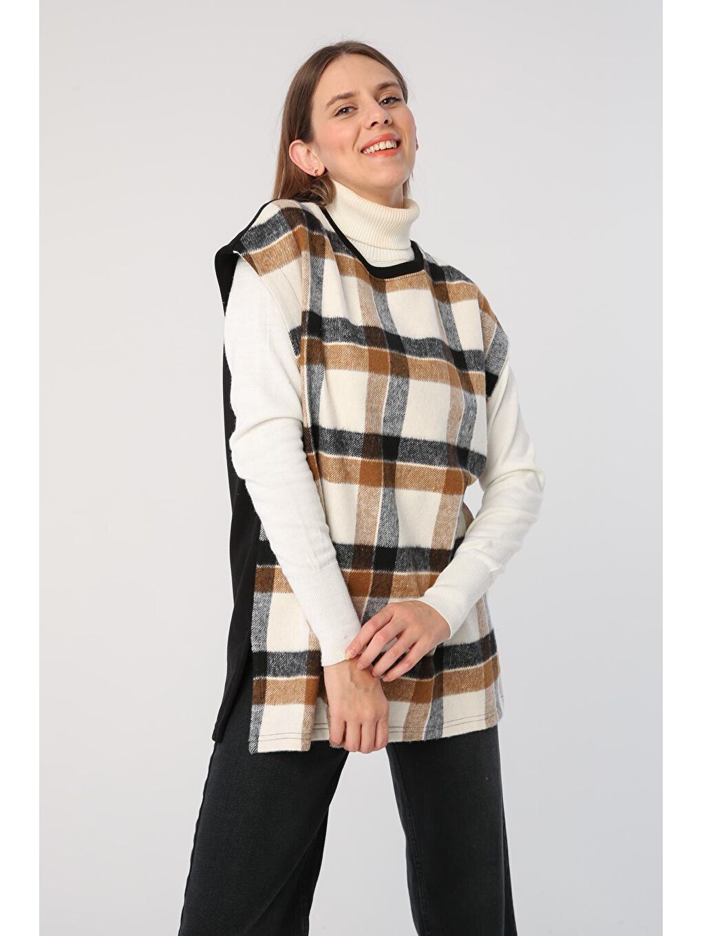 Sarı Ekru-Hardal Oversize Ekose Desenli Yırtmaçlı Süveter-1