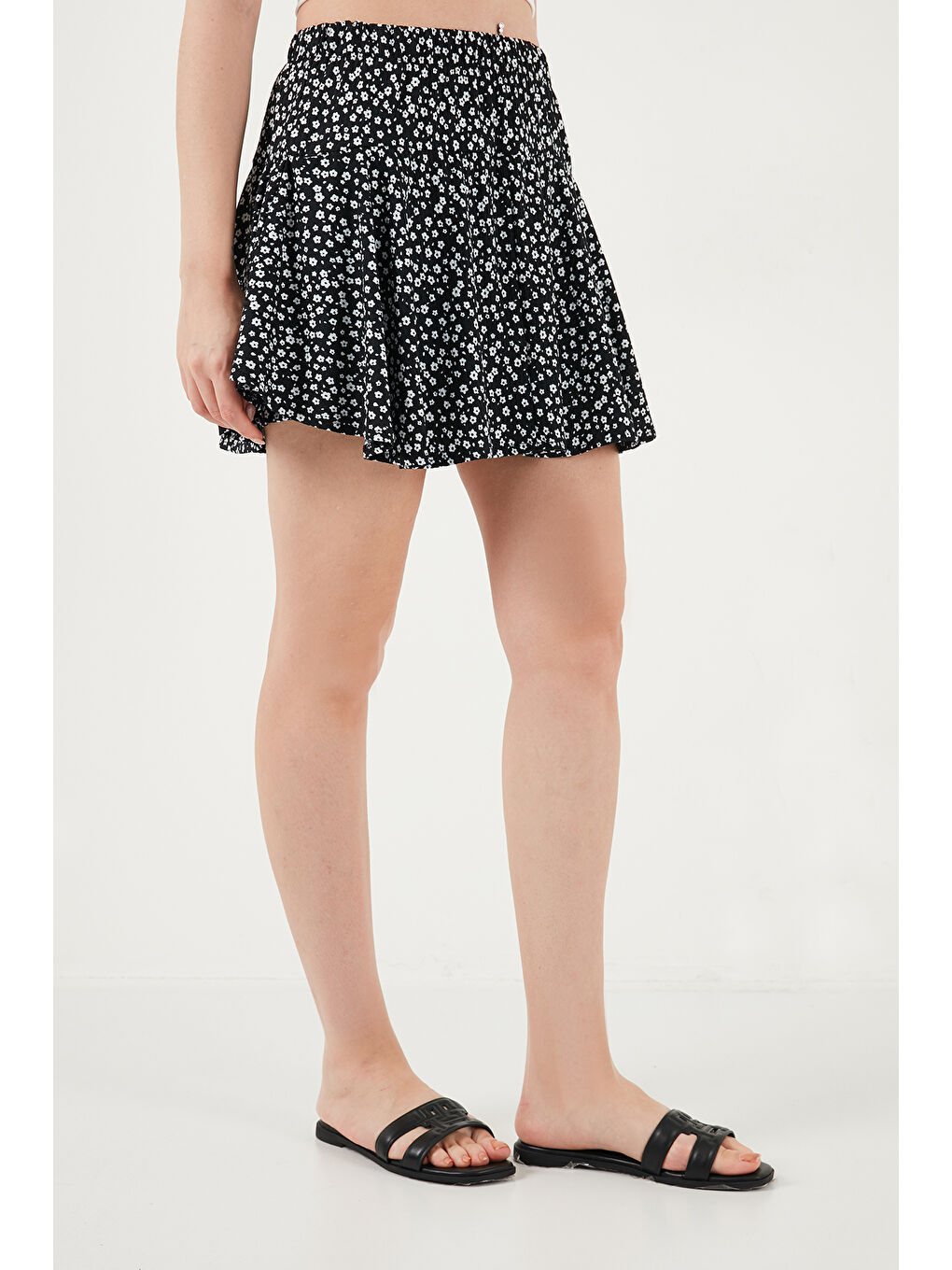 Siyah Beli Lastikli Mini Şort Kadın Etek 5864024-4