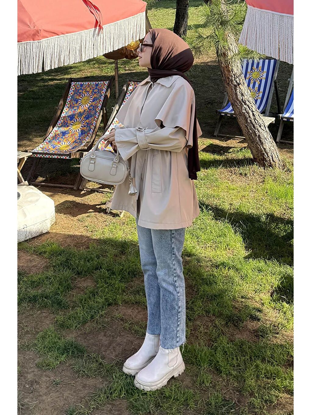 Bağlama Detaylı Pelerinli Trençkot Bej-1