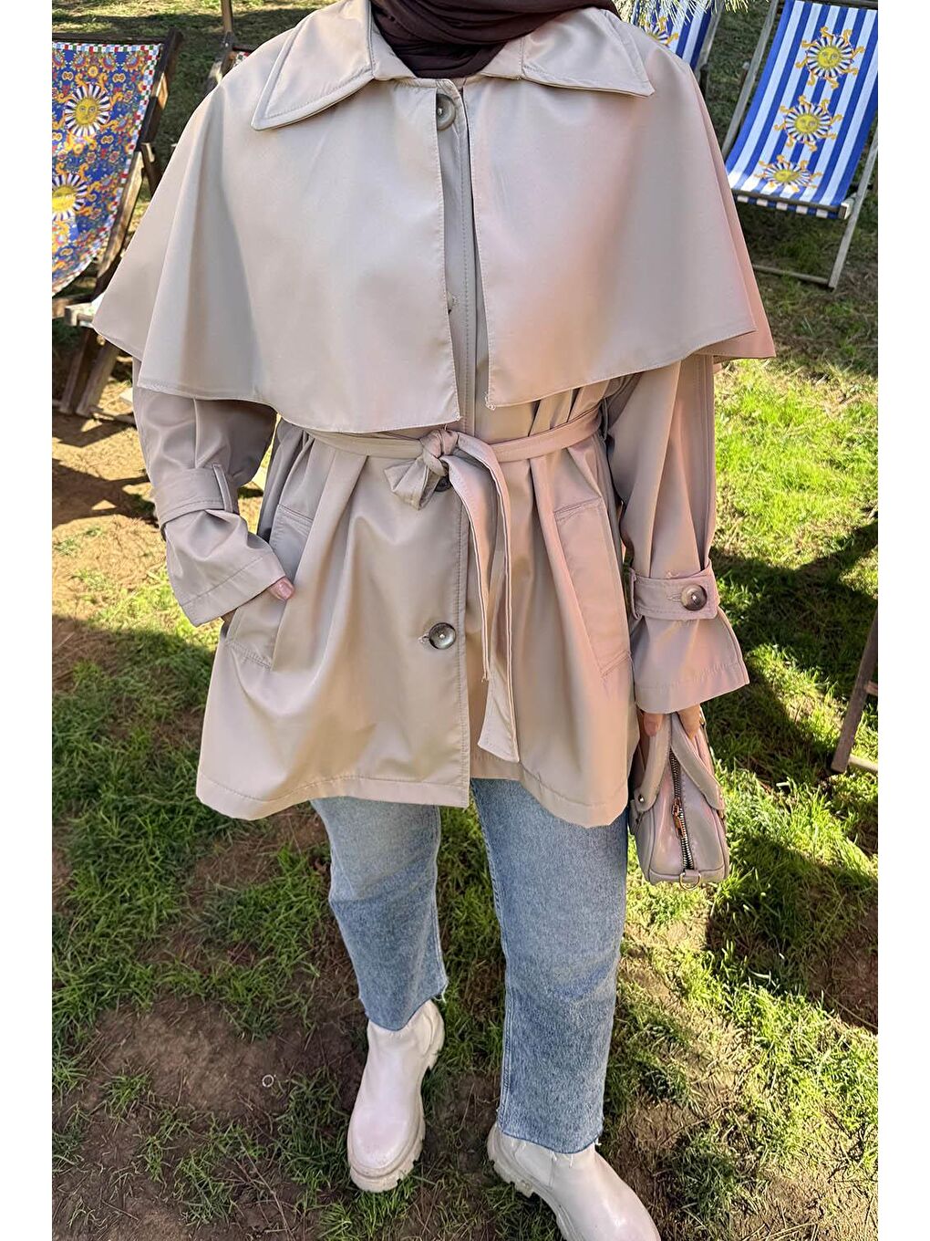 Bağlama Detaylı Pelerinli Trençkot Bej-2