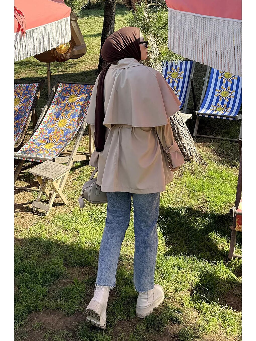 Bağlama Detaylı Pelerinli Trençkot Bej-3