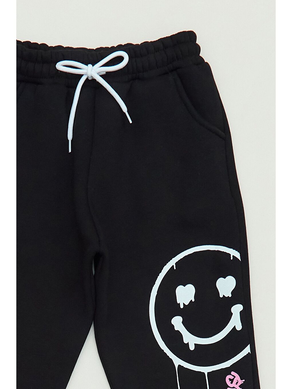 Siyah 3 İplik Gülen Yüz Baskılı Kız Çocuk Eşofman Altı-2