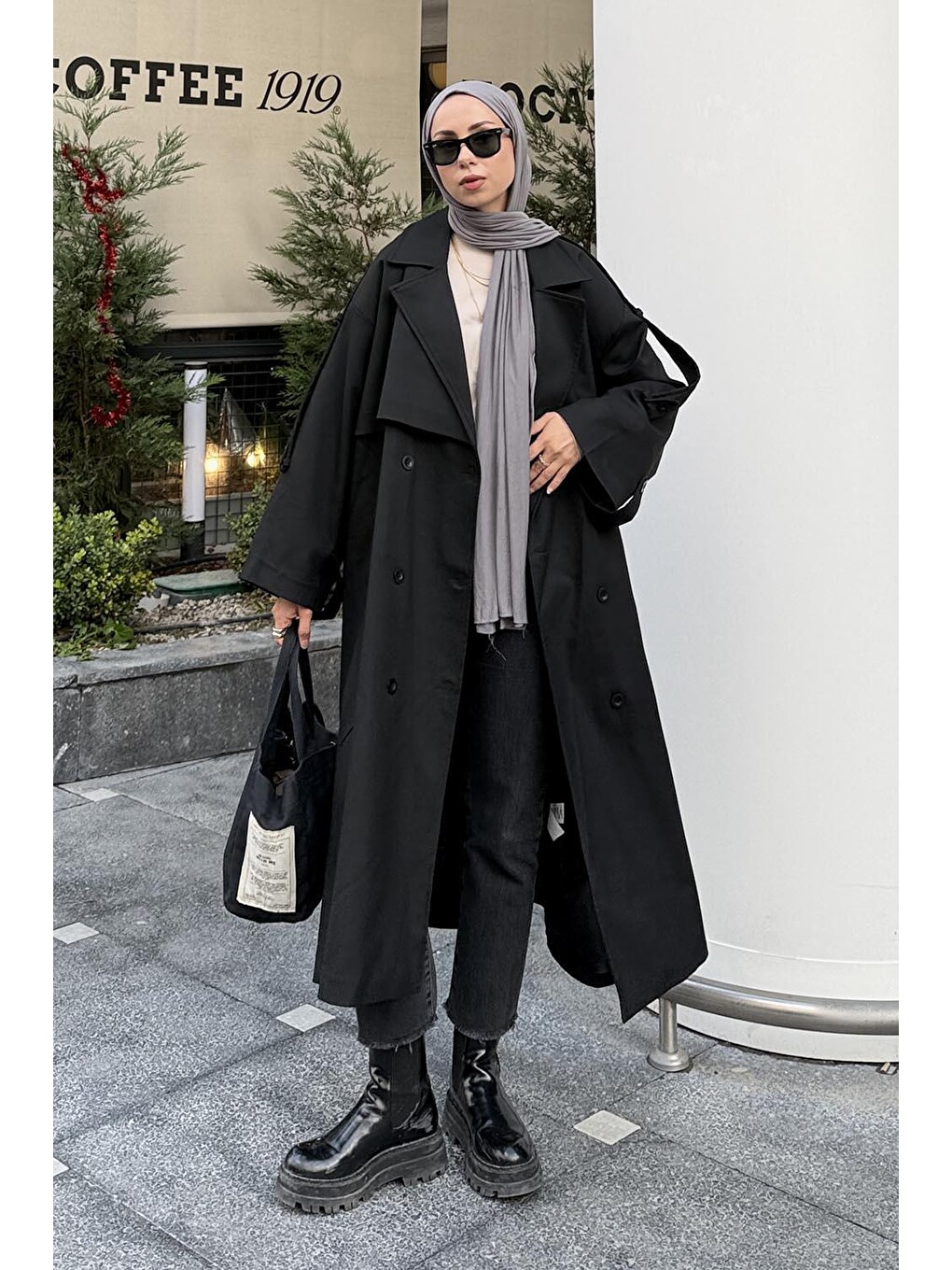 Uzun Apoletli Oversize Trenç Siyah