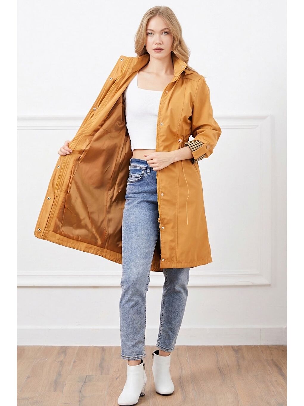 Sarı Kolu Katlamalı Kapüşonlu Beli Bağlamalı Trençkot-2