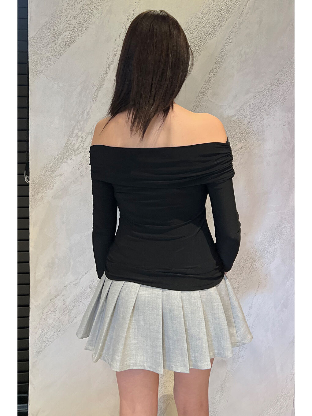 Siyah Madonna Yaka Drapeli Kadın Bluz-3