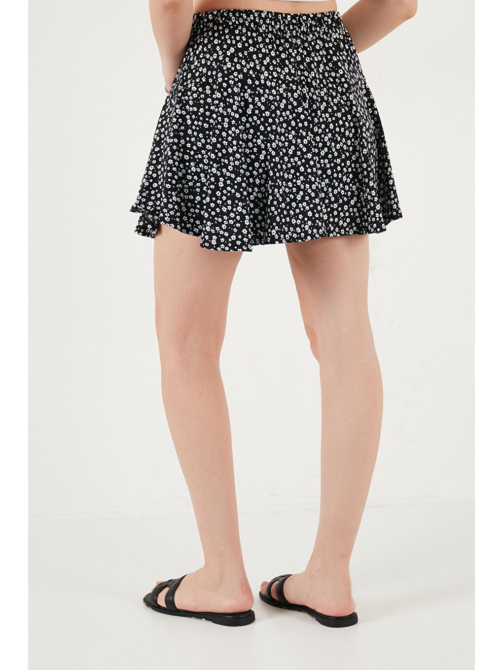 Siyah Beli Lastikli Mini Şort Kadın Etek 5864024-6