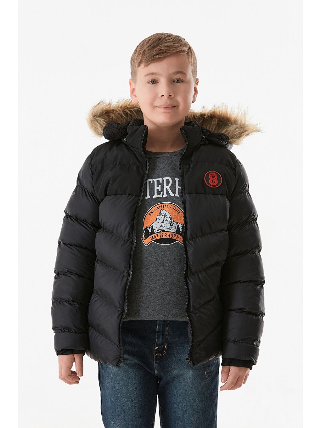 Siyah Armalı Cebi Fermuarlı Kapüşonlu Erkek Çocuk Mont