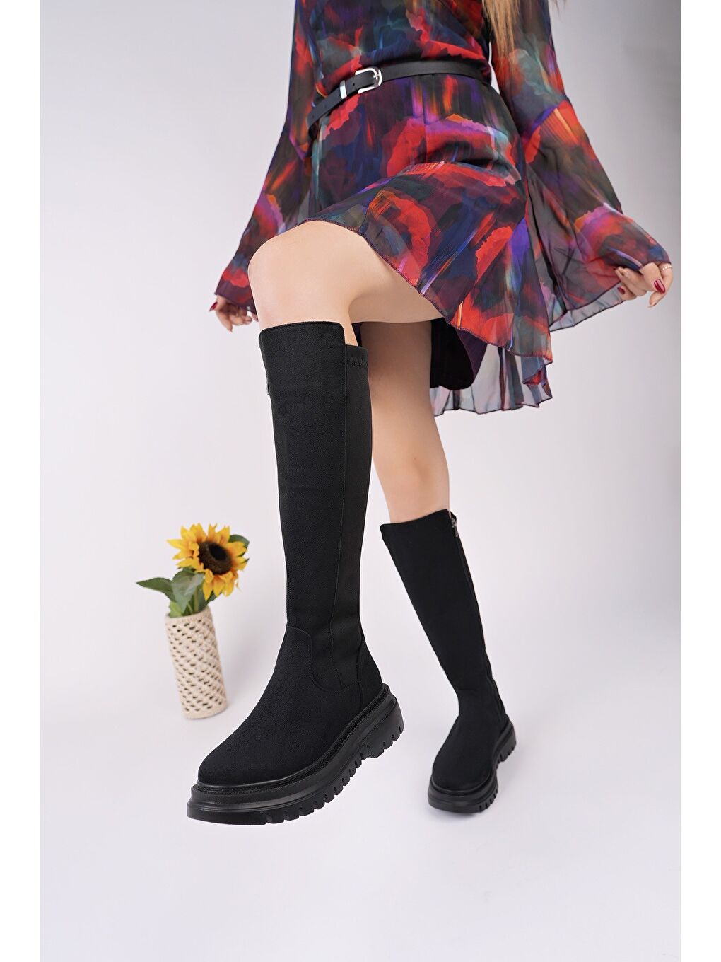 Siyah DİASA Süet Kalın Taban Streç Detaylı Fermuarlı Kadın Çizme-1