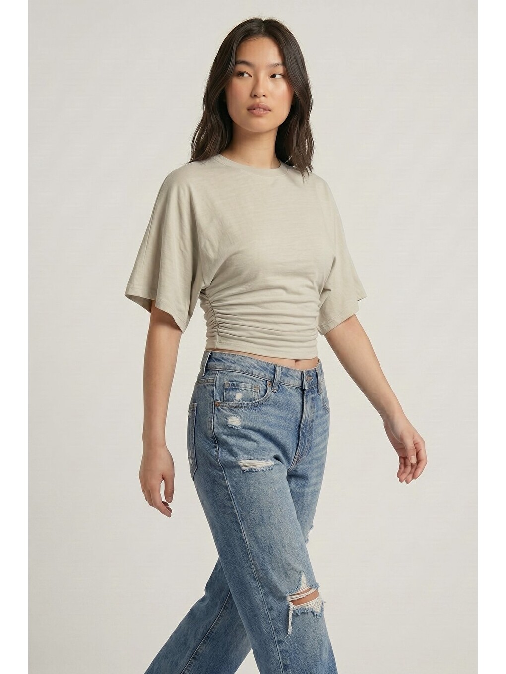 Bej Taş Bisiklet Yaka Beli Büzgülü Yarasa Kollu Crop Bluz-2