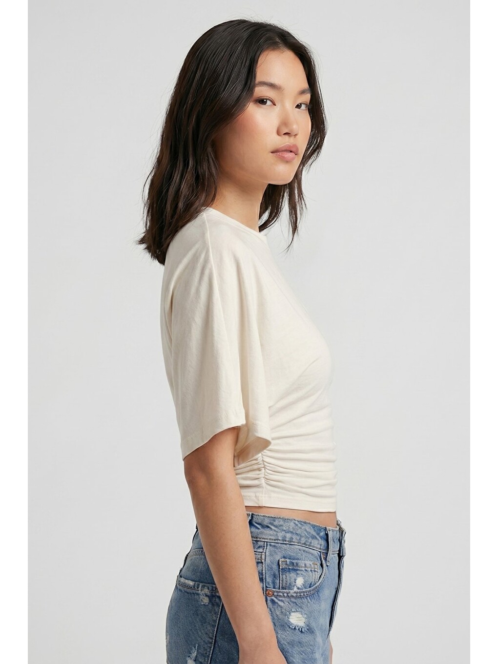 Ekru Bisiklet Yaka Beli Büzgülü Yarasa Kollu Crop Bluz-4