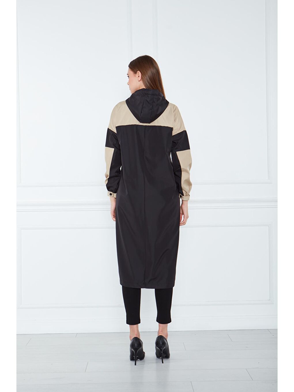 Siyah Kadın Kuşaklı Çift Renk Trençkot-3