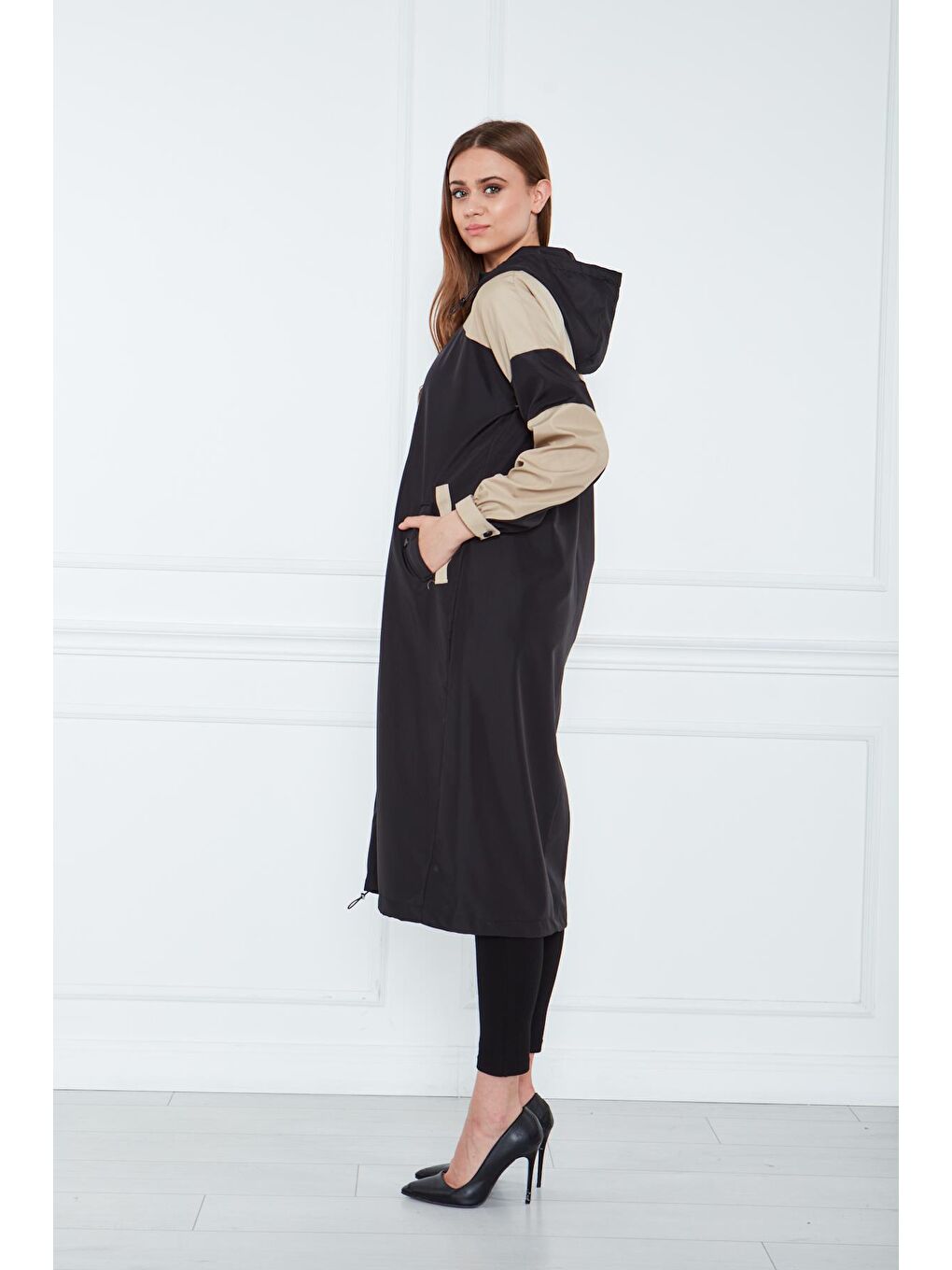 Siyah Kadın Kuşaklı Çift Renk Trençkot-4