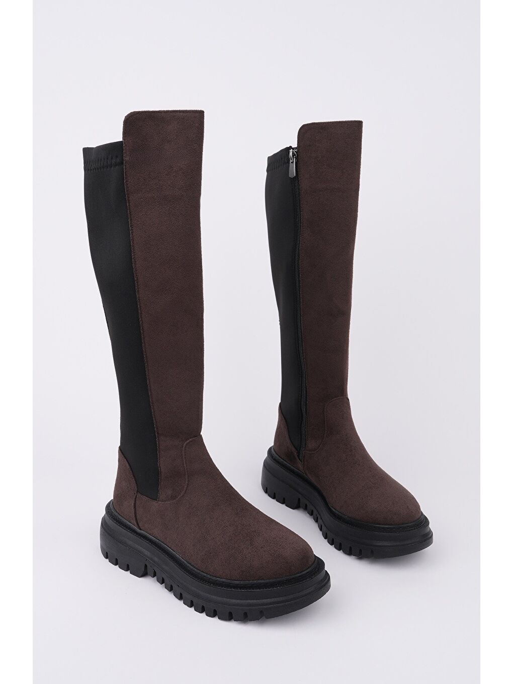 Kahverengi DİASA Süet Kalın Taban Streç Detaylı Fermuarlı Kadın Çizme-3
