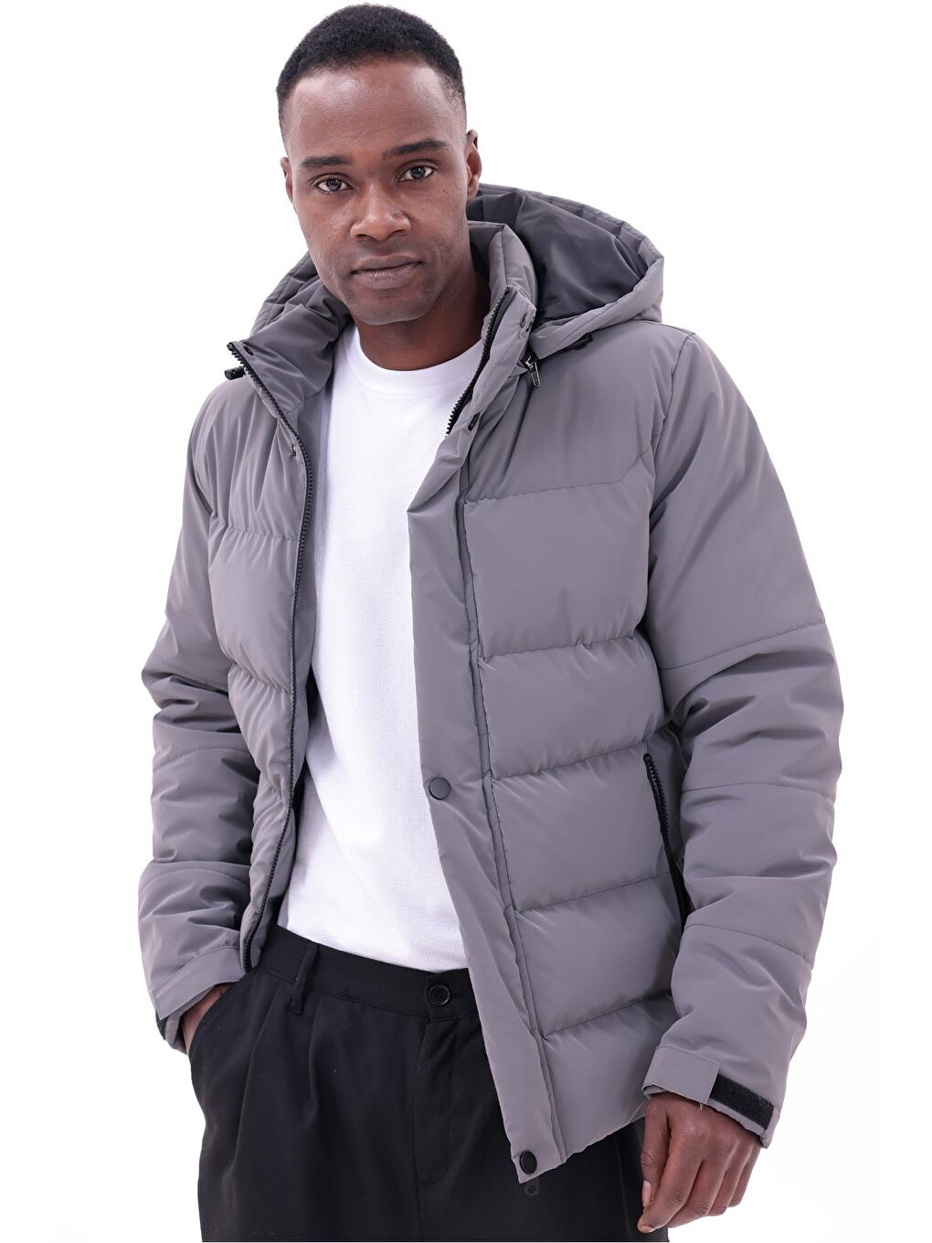 Gri Erkek Kışlık Nova Kumaş Su Geçirmez İç Cepli Çıkarılabilir Kapüşonlu Mont