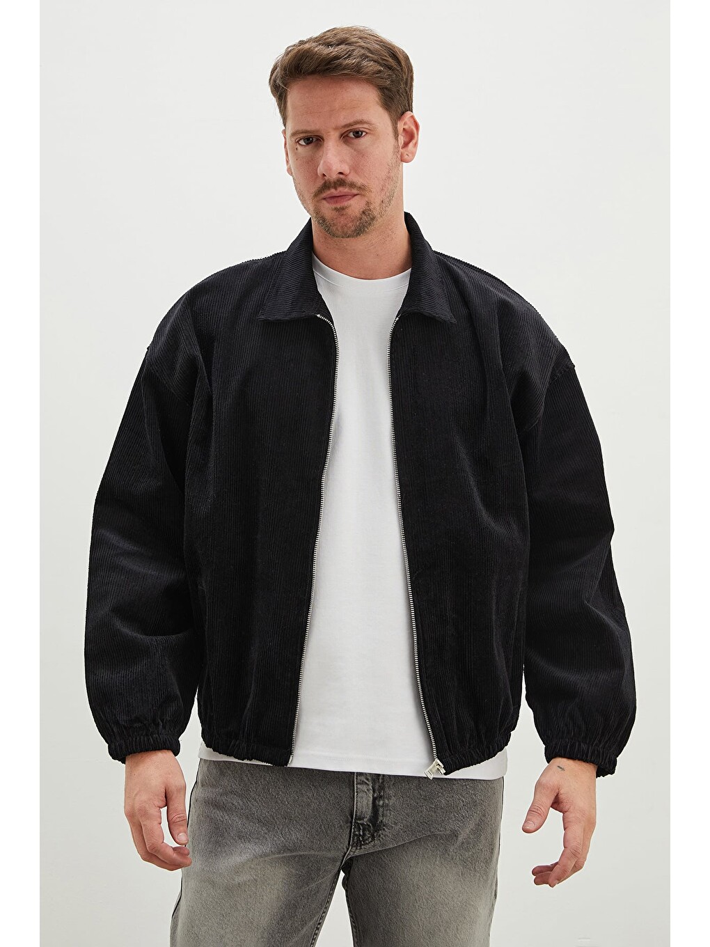 Siyah Fermuarlı Polo Yaka Kadife Bomber Ceket