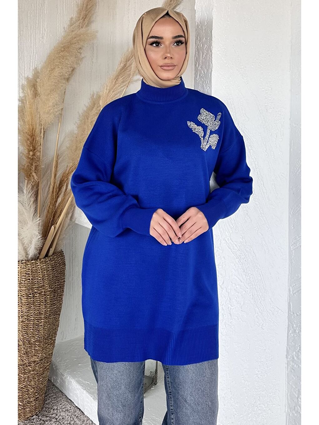 Mavi Gülseli Taş İşlemeli Tesettür Triko Tunik-3