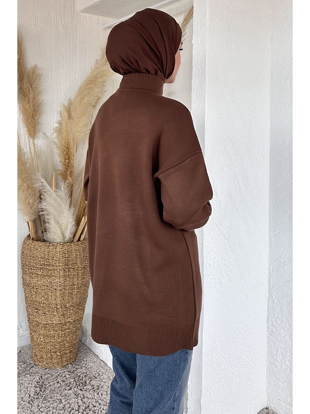 Kahverengi Gülseli Taş İşlemeli Tesettür Triko Tunik-7