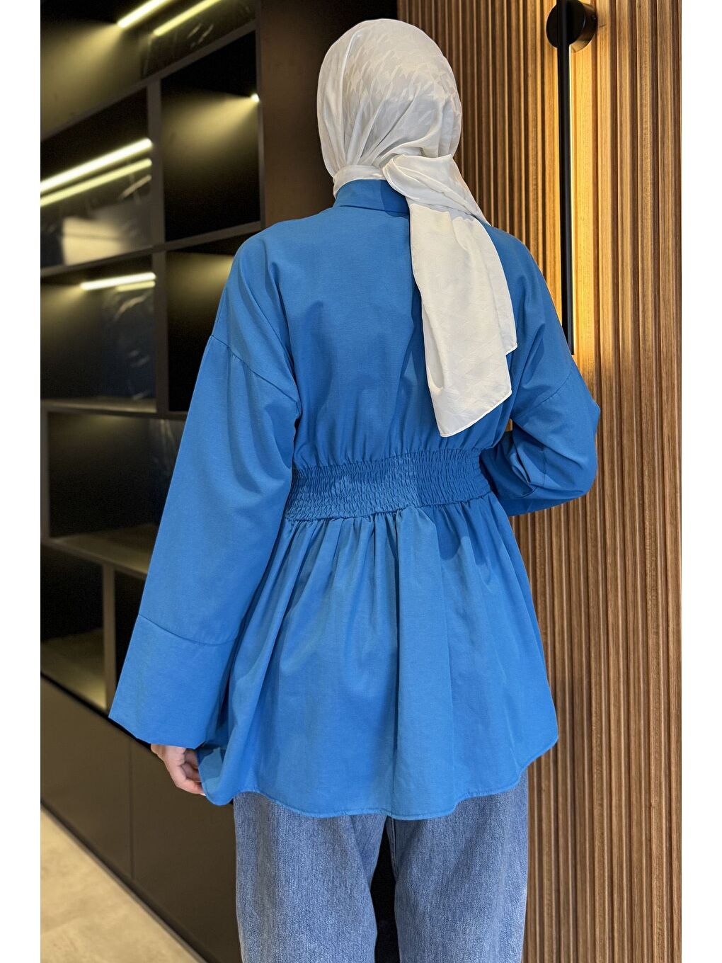 Mavi Gömlek Yaka Papatya Aplikeli Bel Lastikli Tesettür Tunik-6