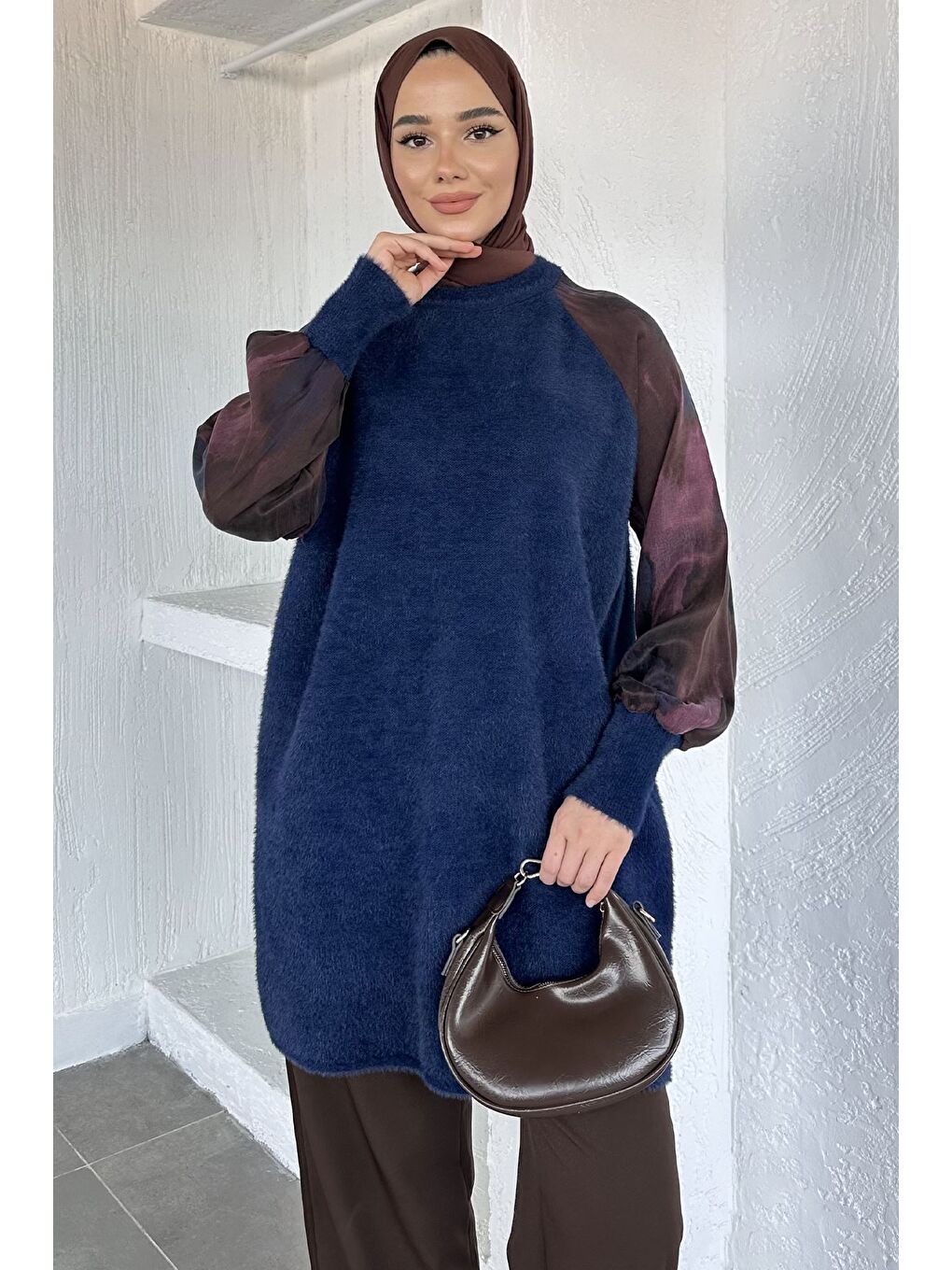 Lacivert Gülseli Kol Desenli İpek Kübra Kumaş Tesettür Triko Tunik-3