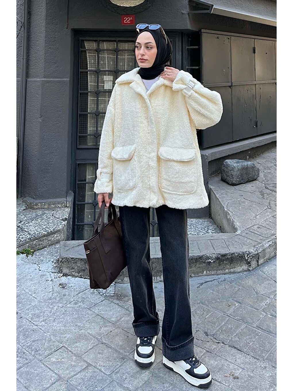 Ekru Kol Detaylı Fermuarlı Teddy Mont Krem