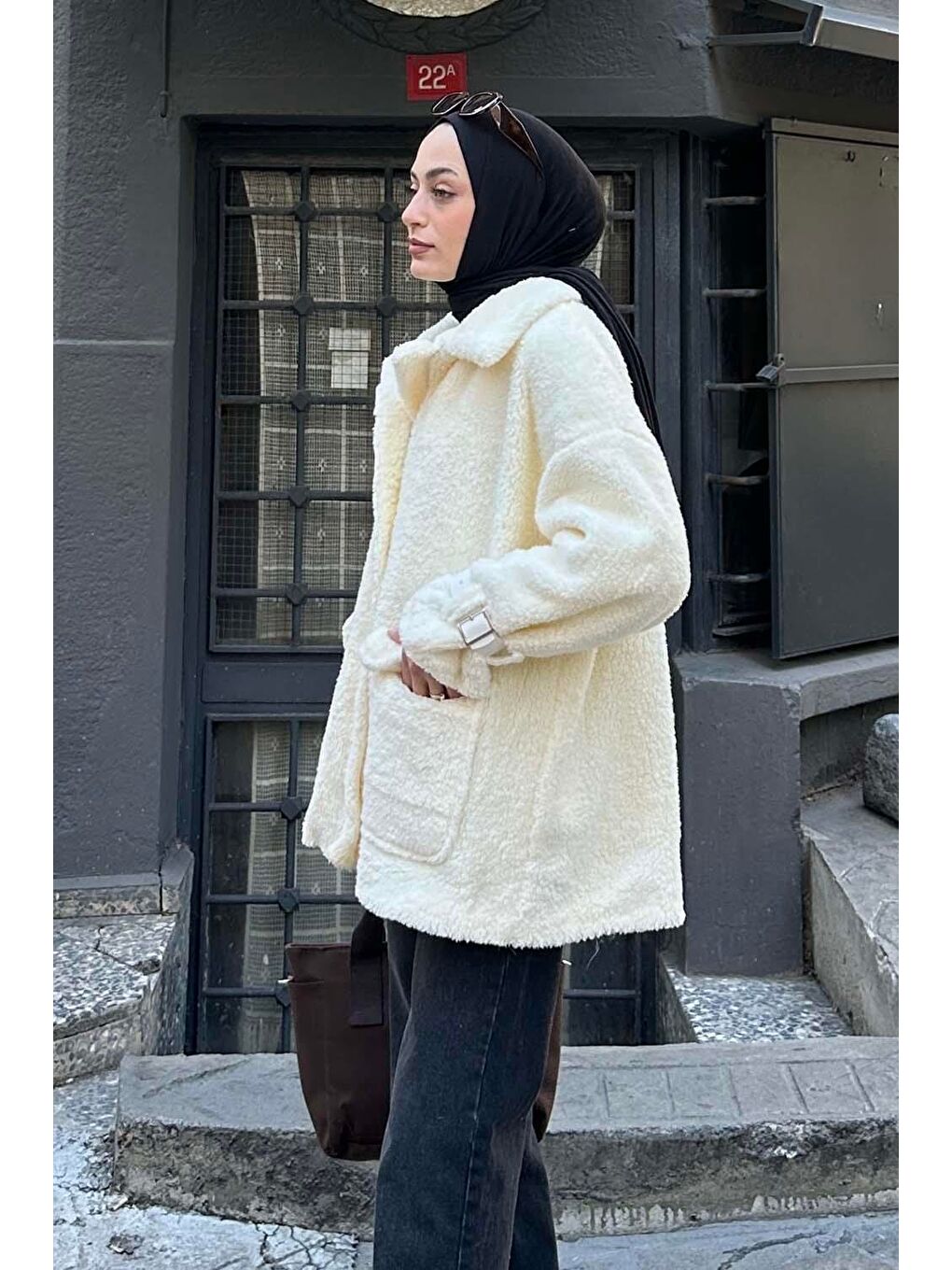 Ekru Kol Detaylı Fermuarlı Teddy Mont Krem-1