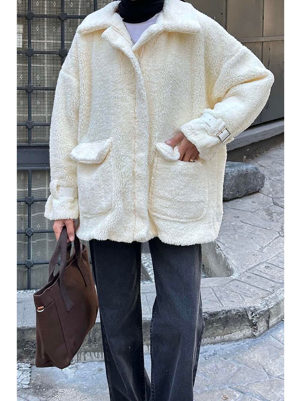 Ekru Kol Detaylı Fermuarlı Teddy Mont Krem-2