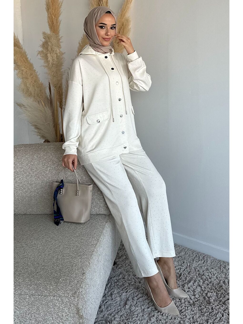 Ekru Kapüşonlu Taşlı Hırka Pantolon Tesettür İkili Takım