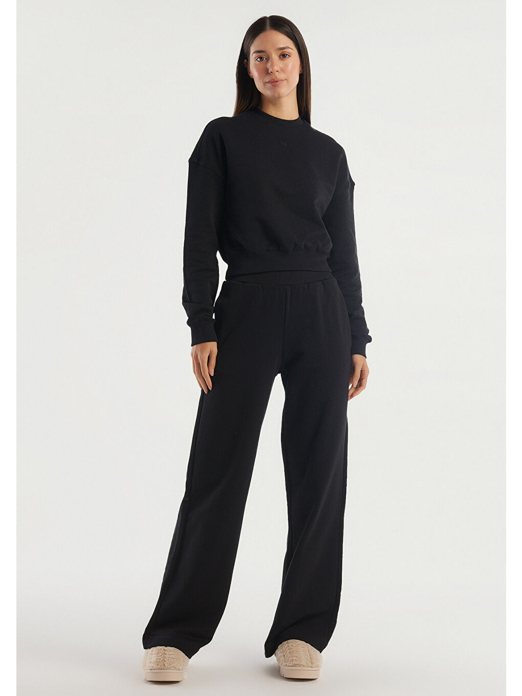 Kadın Siyah %100 Pamuk Rahat Kalıp Logolu Sweatshirt