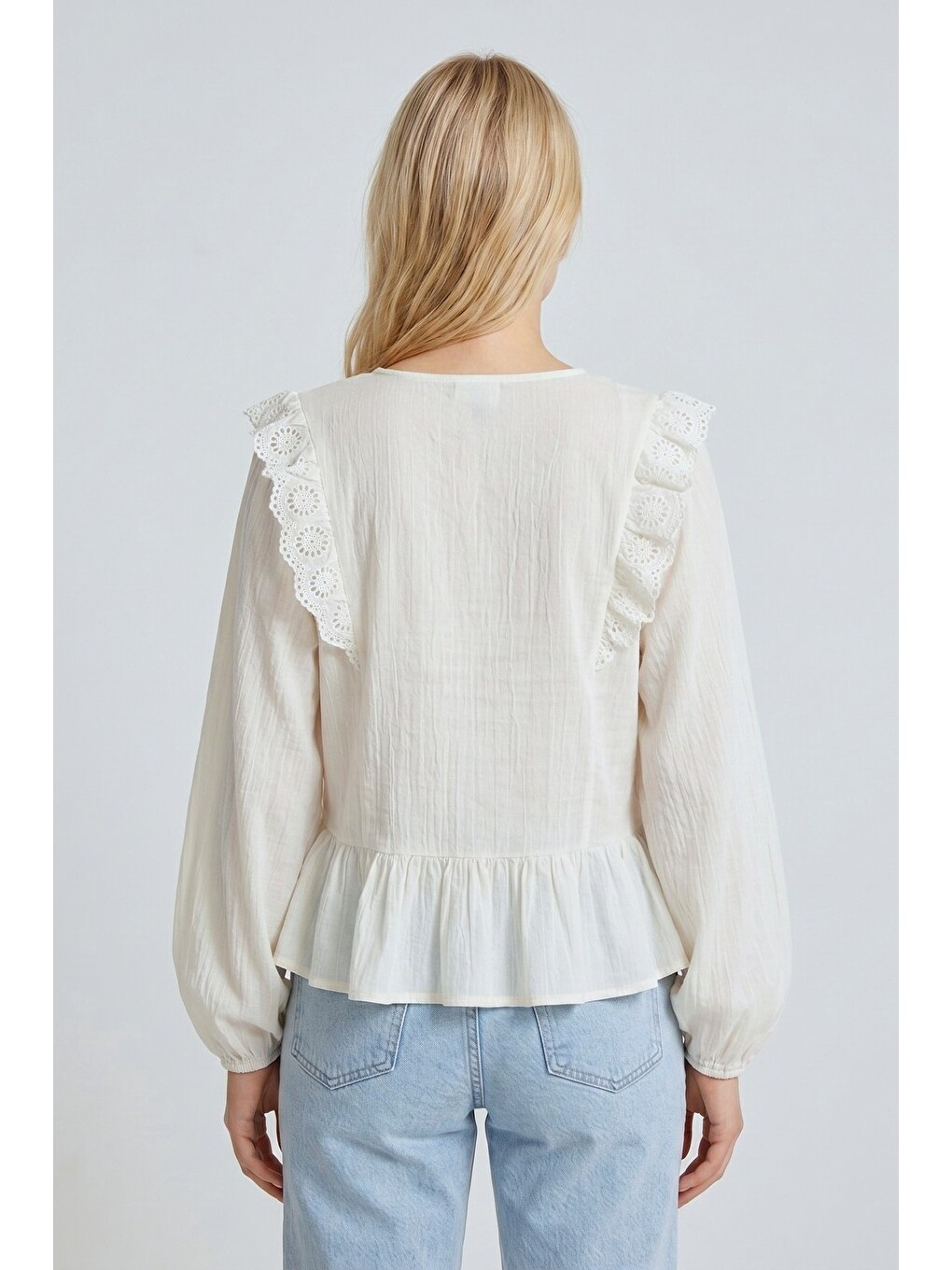 Ekru V Yaka Düğme Detaylı Dantel Şeritli Peplum Bluz-6