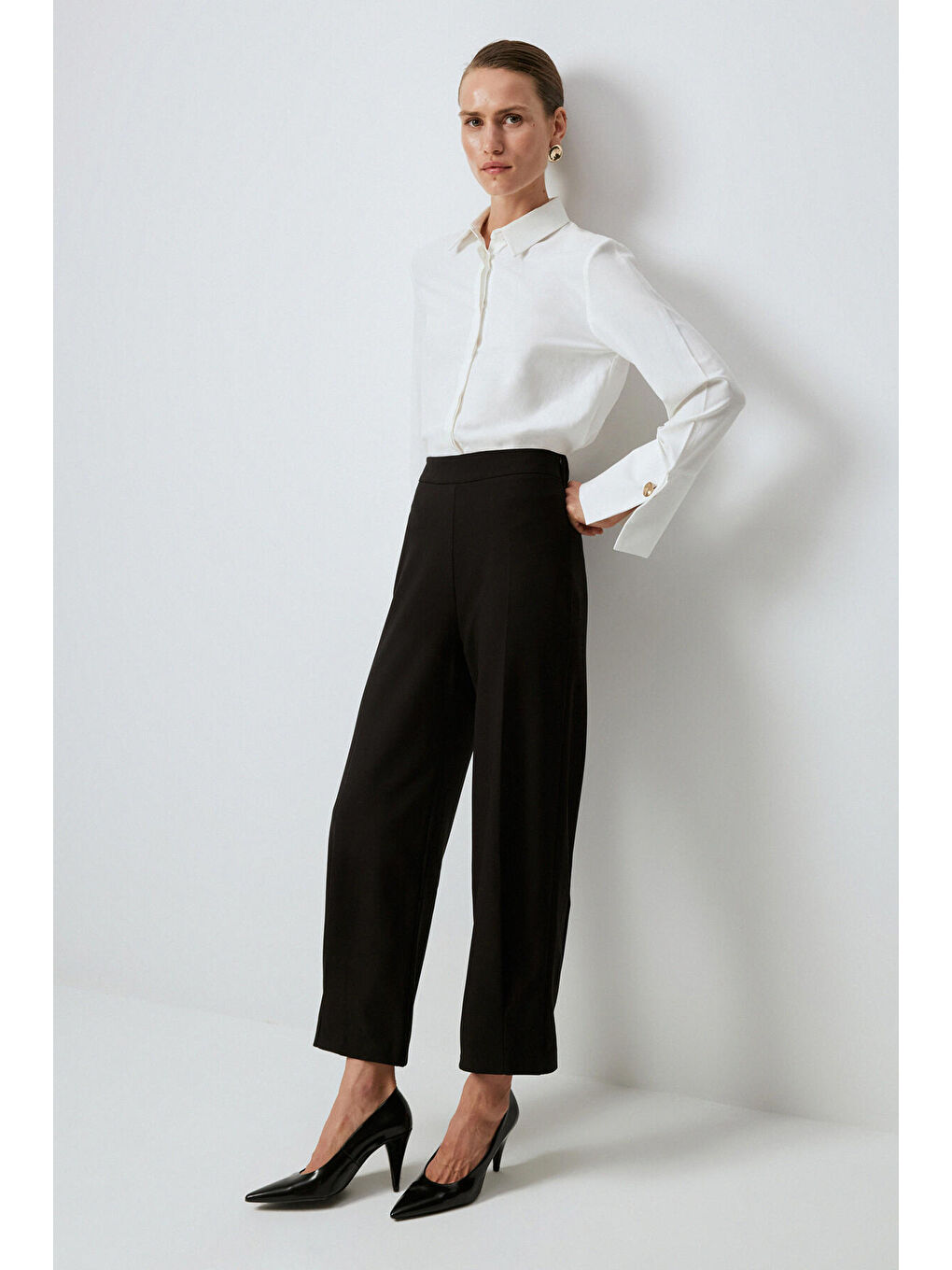 Siyah Paçası Dikişli Krep Pantolon