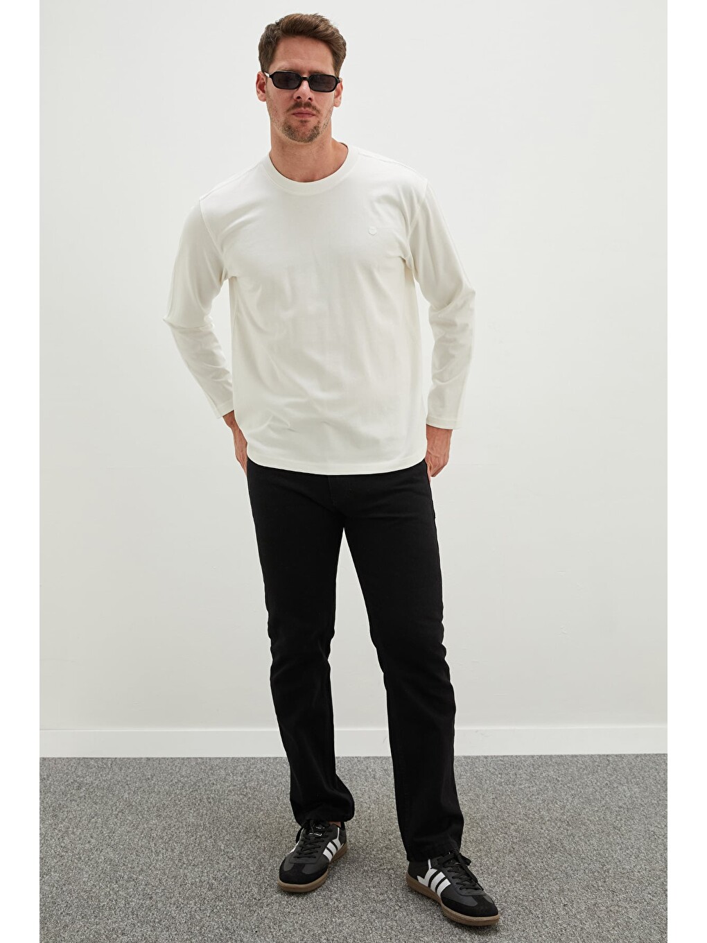 Ekru Baskılı Bisiklet Yaka Sweatshirt-4