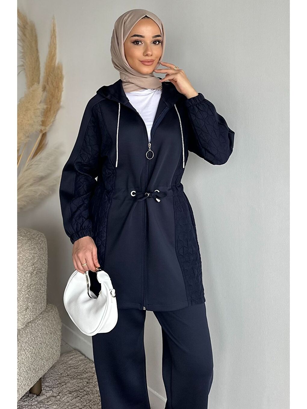 Lacivert Yan Kapitone Detaylı Kapüşonlu Tesettür Tunik Pantolon İkili Takım-5