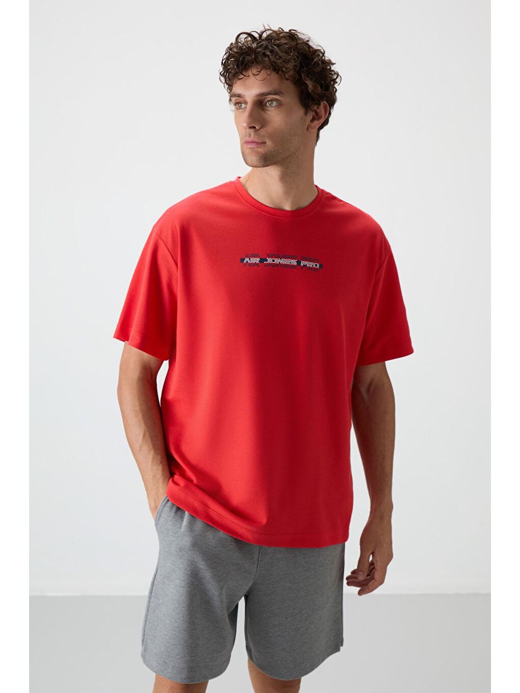 AIR JONES Kırmızı Pamuklu Kalın Yüzeyi Dokulu Oversize Fit  Baskılı Erkek T-Shirt