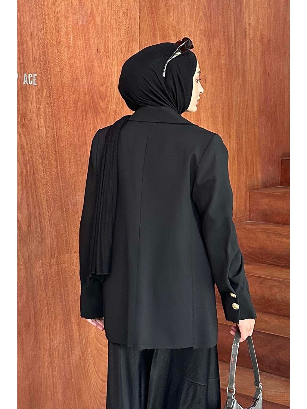 Gold Düğmeli Blazer Ceket Siyah-3