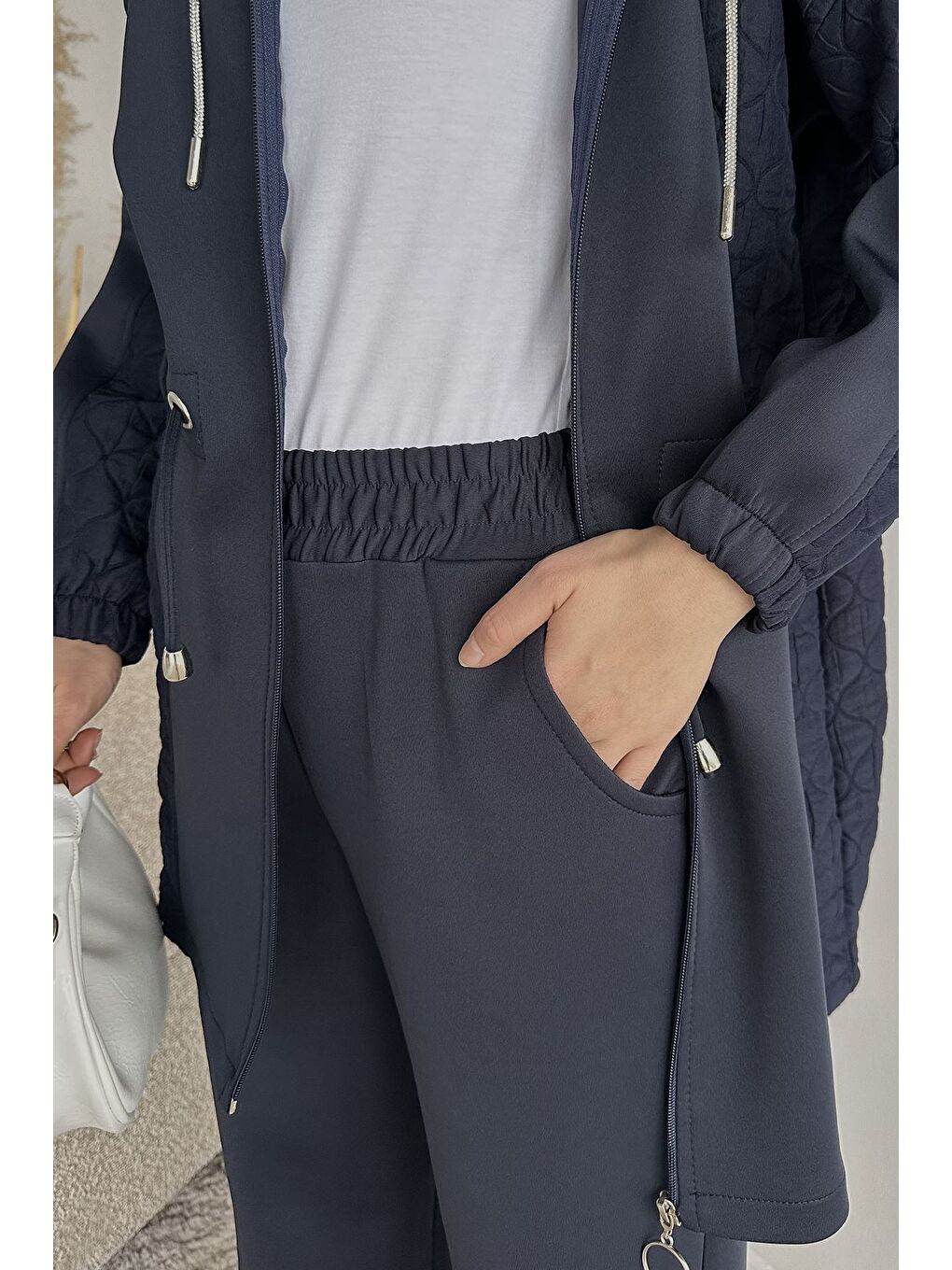 Lacivert Yan Kapitone Detaylı Kapüşonlu Tesettür Tunik Pantolon İkili Takım-9