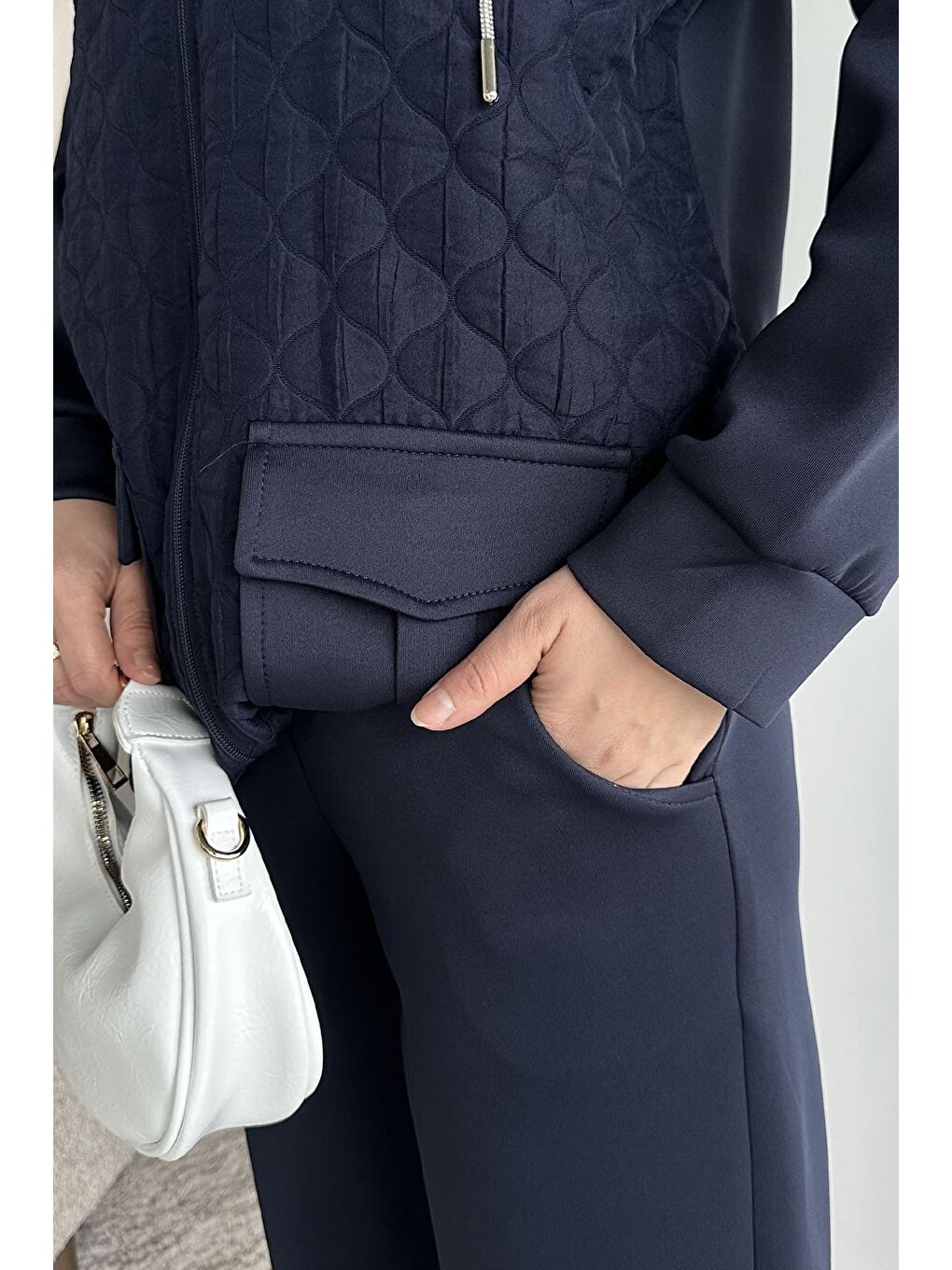 Lacivert Kapitoneli Broş Detaylı Kapüşonlu Tesettür Tunik Bel Lastikli Pantolon İkili Takım-11